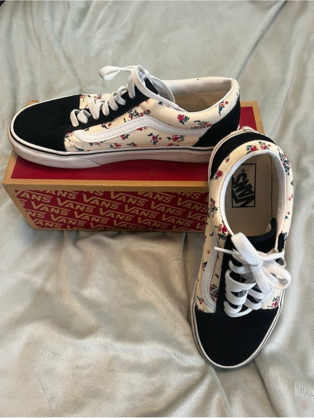 Vans Women Floral Old Skool Sneakers - Black & White